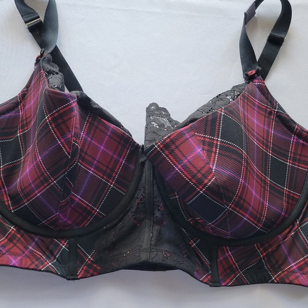 Cacique Full-Figured Black Lace Longline Balconette Bra (Size 46DDD)